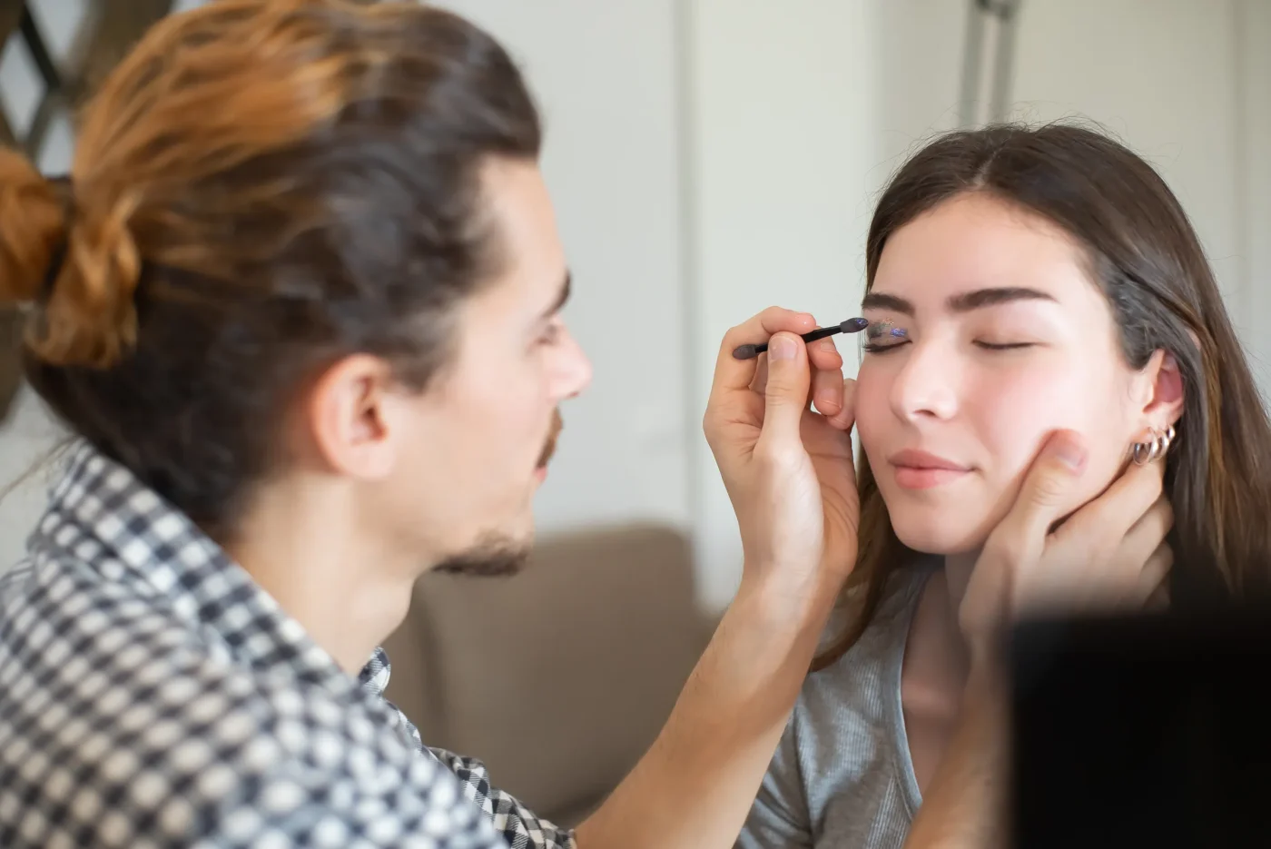 How to Construct a Flawless Graphic Halloween Look