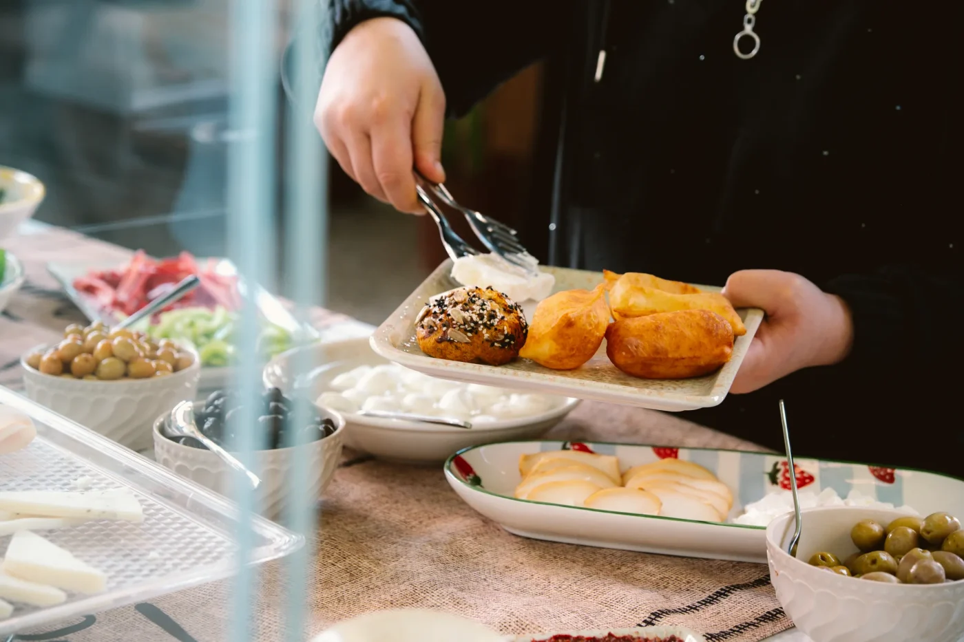 Balancing Savory Centerpieces with Morning and Midday Feasts