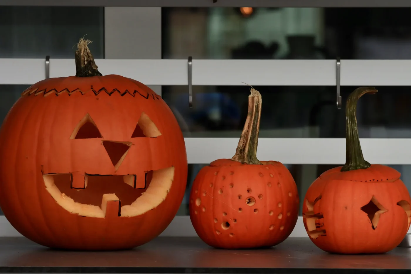 Execution Comparison: Carving vs. Surface Crafting