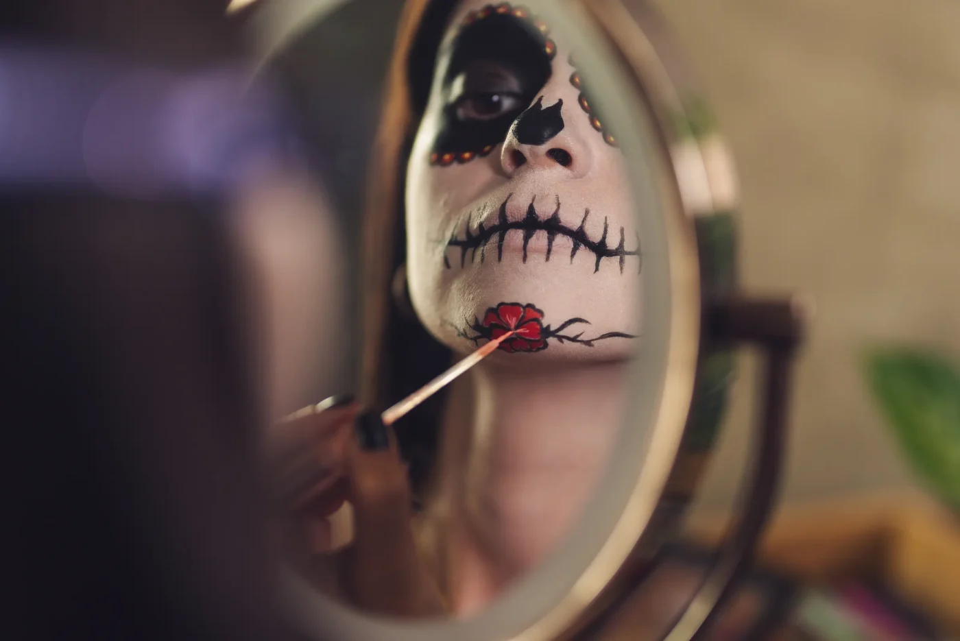How to Construct a Seamless Halloween Look